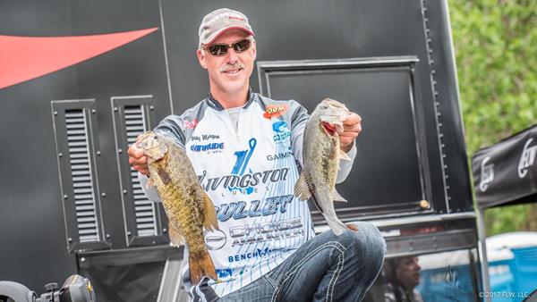Livingston Lures pro Andy Morgan of Dayton, Tennessee, caught a five-bass limit weighing 14 pounds, 9 ounces Friday to capture the lead at the FLW Tour on the Mississippi River presented by Evinrude with a two-day catch of 10 bass totaling 31-4. (Charles Waldorf/FLW)