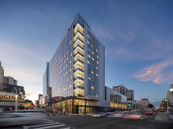 The SmithGroup-designed California Pacific Medical Center Van Ness Campus Hospital at the intersection of busy Van Ness Avenue and Geary Boulevard is a beacon for health in the community.