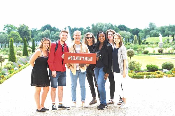 Belmont University students celebrate #BelmontAbroad as they explore the gardens at Hampton Court Palace in London.