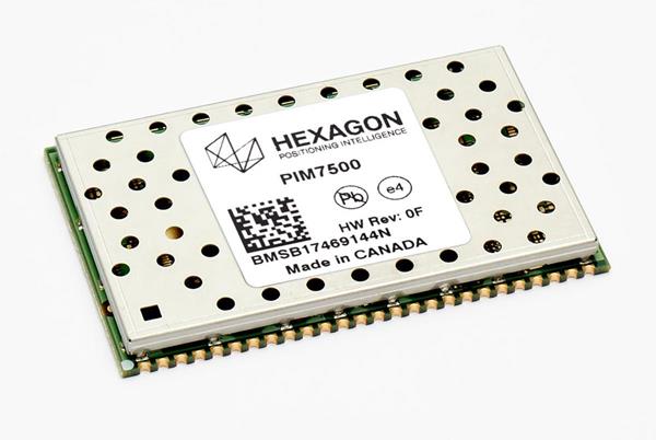 Der PIM7500 bietet in Verbindung mit Hexagon-Korrekturdiensten Genauigkeiten im Submeter- und Zentimeterbereich für die hochgenauen Positionierungsanforderungen der autonomen Fahrzeugindustrie.  