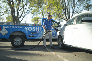 Yoshi, car maintenance that comes to you, doubled LA service area
