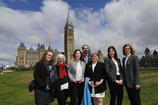 Volunteer advocates representing Ovarian Cancer Canada on Parliament Hill 