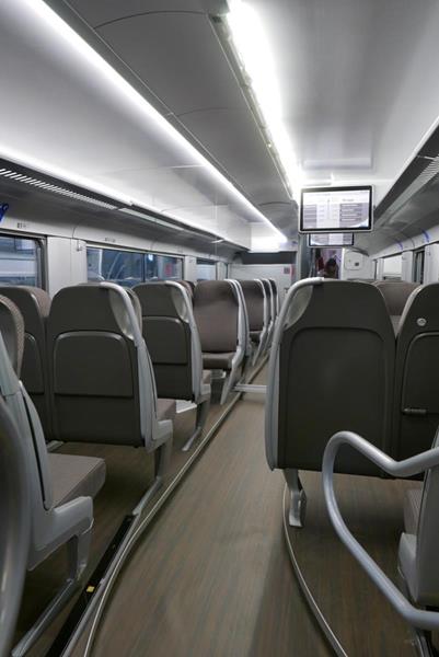 M7 double-deck train interior 3