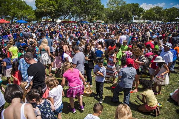 Over 8500 children_parents_grandparents and others were in Coachman Park on Easter Sunday