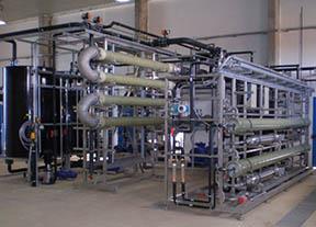 WEHRLE hybrid processes consisting of a High-Performance MBR (picture: external tubular ultrafiltration, UF) and Nanofiltration (NF) in skid mount design for treating landfill leachate. 