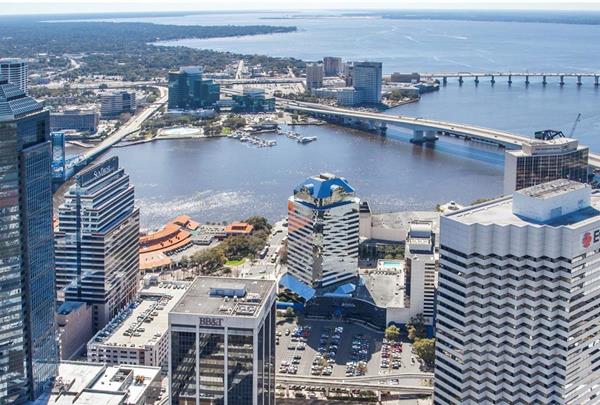 One Enterprise Center, a 317,571-square-foot, 22-story office tower at 225 Water St. in downtown Jacksonville, Florida, has been acquired by Rosecrans 2004 LLC for $15.2 million. Transwestern Managing Director John Bell negotiated the sale.