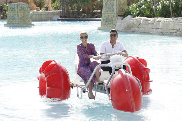 "Live with Kelly & Ryan" hosts, Kelly Rippa and Ryan Seacrest in The Bahamas.