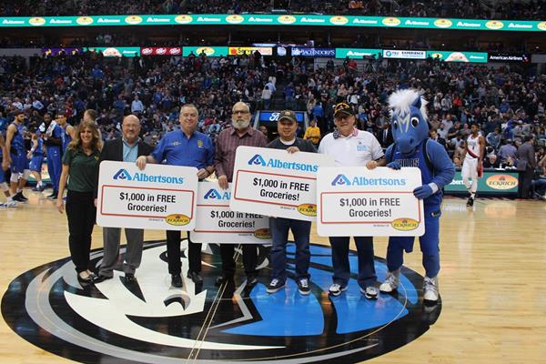  ECKRICH® AND ALBERTSONS TEAM UP TO RECOGNIZE FIVE LOCAL VETERANS AT DALLAS MAVERICKS GAME