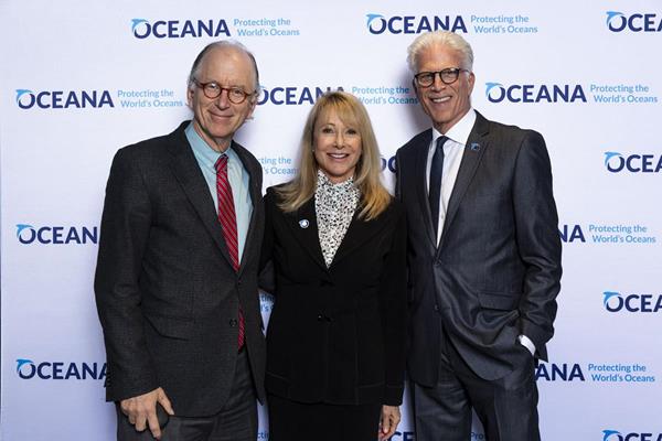 CEO Andy Sharpless, Board Chairman Valarie Van Cleave and Board Vice-Chair Ted Danson at Oceana's Board Reception and Open House
(C) Oceana/Joshua Roberts