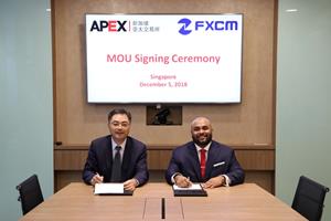 12月5日星期三，新加坡亚太交易所（APEX）首席执行官朱玉辰，与FXCM集团首席商务官Siju Daniel于新加坡共同签署了该协议。