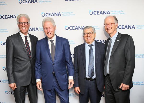 Ted Danson, Bill Clinton, César Gaviria, and Andy Sharpless at Oceana's New York Gala / Angela Pham/BFA.com