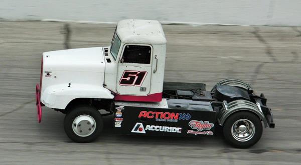 Nicholas Seidel makes his Bandit Series debut in the #51 truck at Salem Speedway in Indiana on Saturday, July 14th.  Photo courtesy of Ronnie Sox.