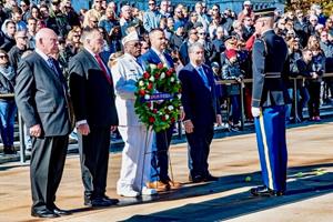 Veterans Day 2018_Minard Presents Wreath at Tomb of Unknowns_Eclipse Gaming