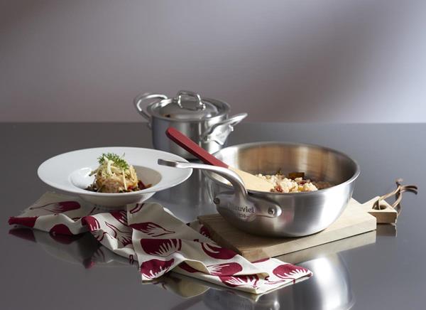 M'Urban shines bright: a modern, sophisticated stainless steel collection of cookware made in France by Mauviel 1830.