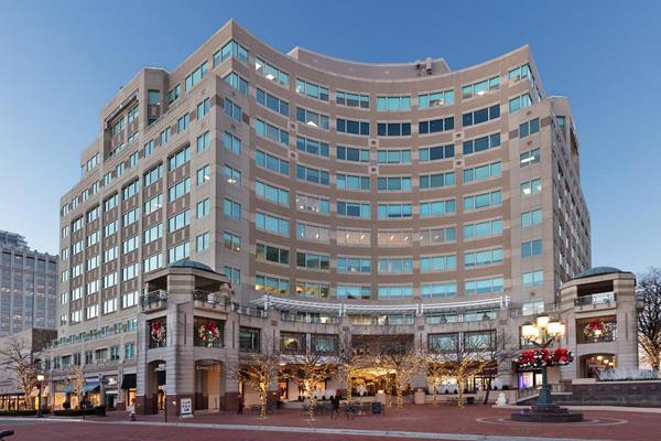 Transwestern has been retained by Boston Properties to provide leasing services for the Urban Core of Reston Town Center, one of the first and most successful neo-traditional, walkable, mixed-use developments in the country. The Urban Core is comprised of more than 2.5 million square feet of office and 450,000 square feet of retail space. 