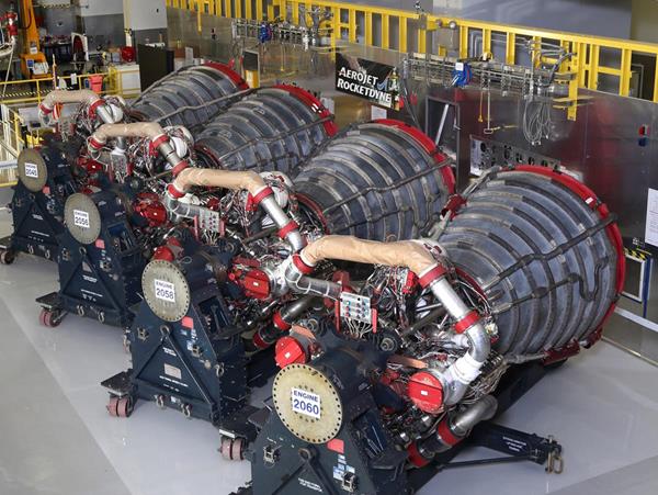 RS-25 Engines Ready for Maiden Flight 10-11-17