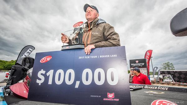 Pro Johnny McCombs of Morris, Alabama, weighed in just two bass totaling 5 pounds, 4 ounces Sunday, but it was enough to win the $100,000 prize at the Fishing League Worldwide (FLW) Tour event at Beaver Lake presented by General Tire. The four-day event hosted by Visit Rogers, that featured a field of 161 of the world’s best bass-fishing professionals competing in one of the most challenging tournaments in recent FLW history. (Andy Hagedon/FLW)