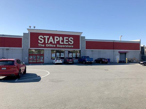 Staples location at Elliot Plaza in Seattle, WA.
