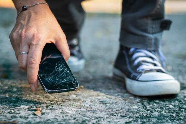 Safeware, a leading provider of product protection and extended warranty solutions, decided to investigate one of the most common and persistent perils smartphone owners face- screen damage.