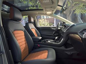 2018 Ford Edge front seats
